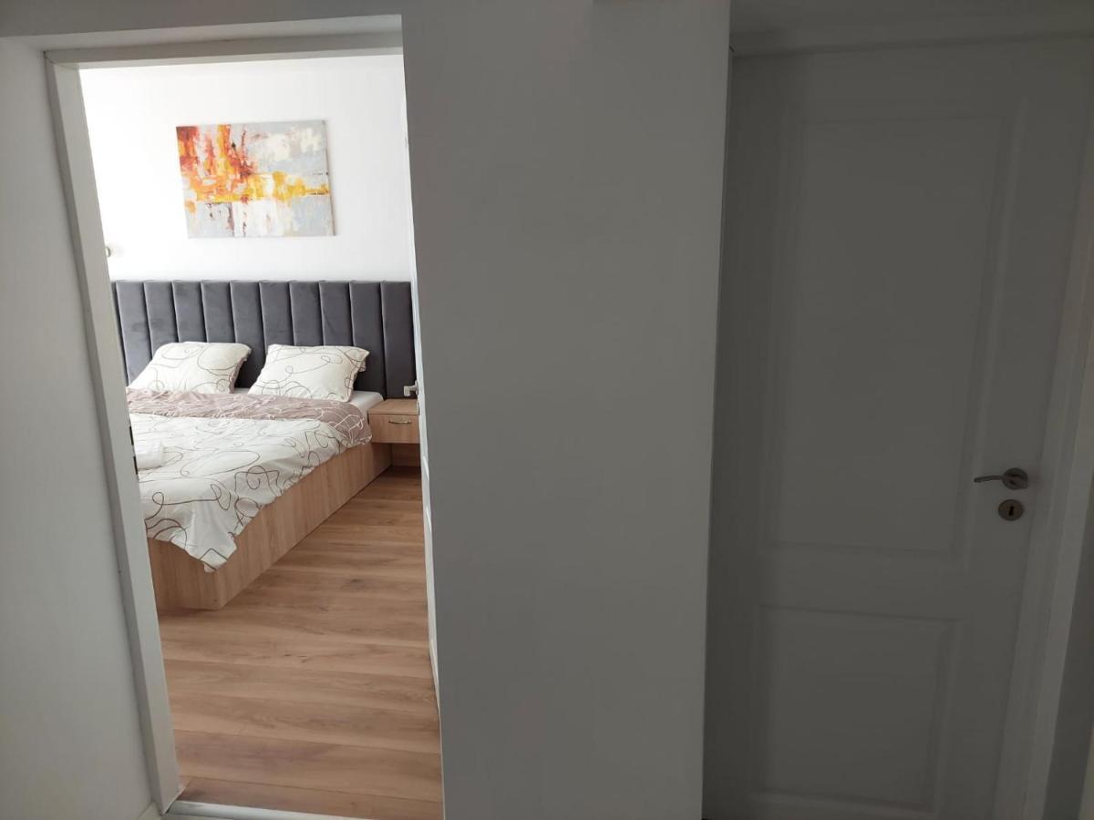 Ela'S Apartment Беїле-Херкулане Екстер'єр фото